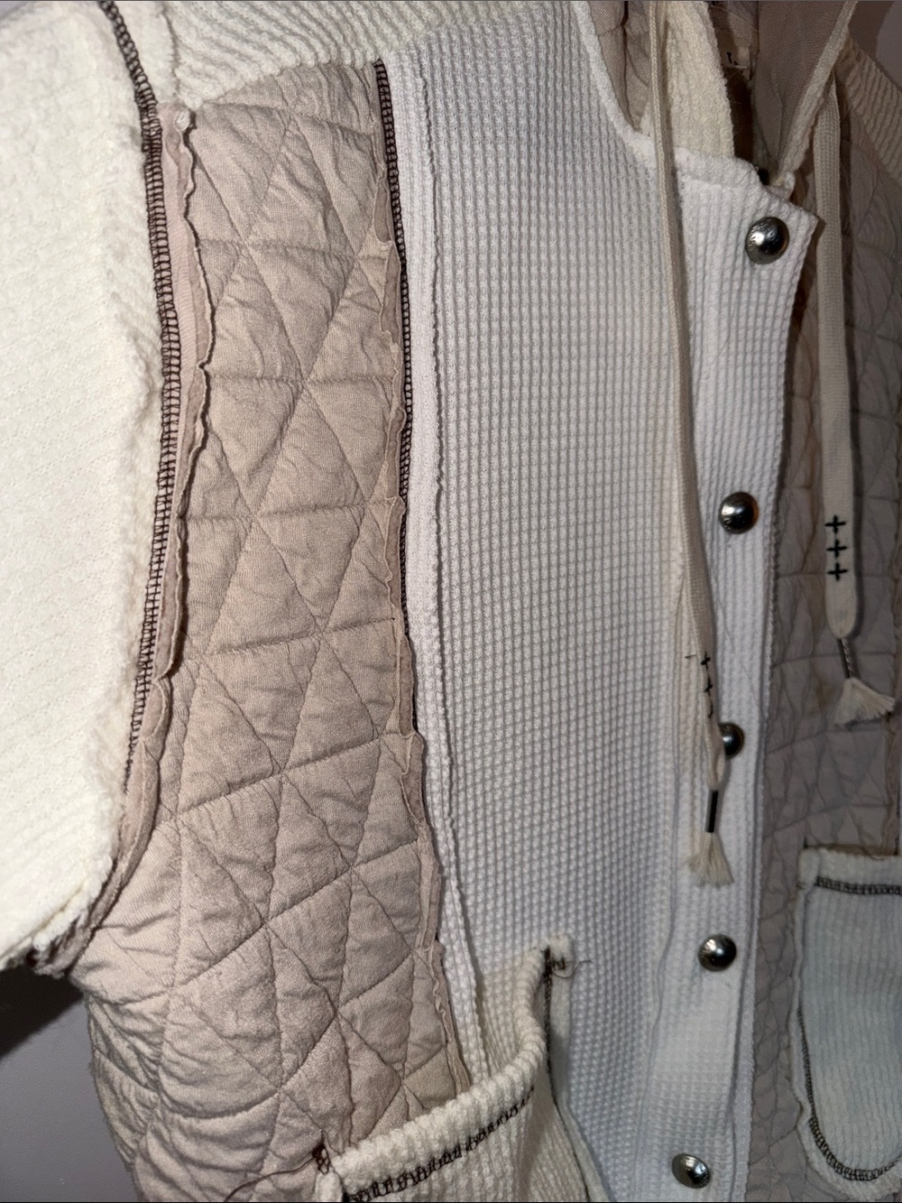 POL Quilted Contrast Hooded Jacket in Cream & Taupe Size L - Picture 9 of 14